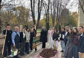 Culoarea viitorului e verde… cu parfum de trandafiri! Image