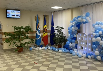 ...prin tradiție, excelență și valori... Image