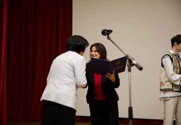 ...prin tradiție, excelență și valori... Image