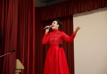 ...prin tradiție, excelență și valori... Image